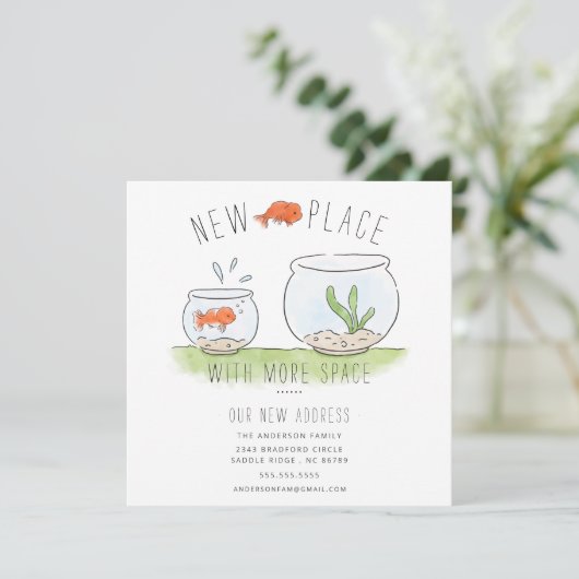 Kute New Place Goldfish Bowl Moving Announement Aankondiging (Staand voorkant)