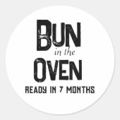 Kute non in Oven Ready Snel Zwangerschap Aankondig Ronde Sticker (Voorkant)