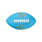 Kute oranje goudvis op blauwe cartoon illustratie american football (Voorkant)