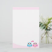 Kute owl koppel met roze liefdesharten briefpapier (Staand voorkant)