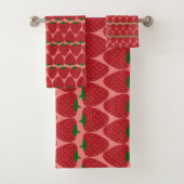 Kute Retro aardbeienpatroon in rood en roze Bad Handdoek (Insitu)