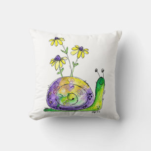 Kute Whimsical Happy Snail met gele bloemen Kussen