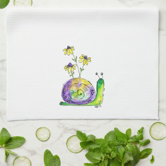 Kute Whimsical Happy Snail met gele bloemen Theedoek (Gevouwen)