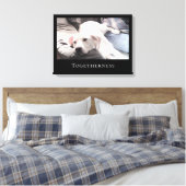 Kute White Puppy Dog samen met papa Black Lijst Canvas Afdruk (Insitu (Slaapkamer))