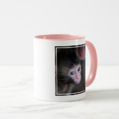 Kutest Baby Animals | Baby Macaque Monkey en moede Mok (Voorkant rechts)