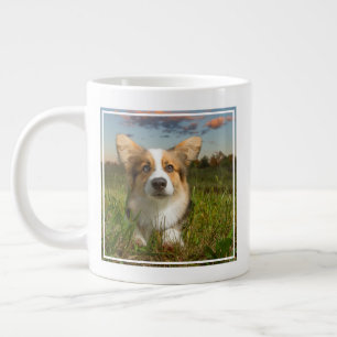 Kutest Baby Animals Corgi in Cloudy Yard Extra Grote Beker