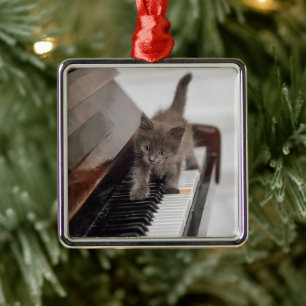 Kutest Baby Animals Keuten op Piano Metalen Ornament