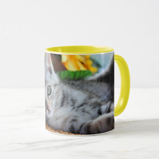 Kutest Baby Animals | Kitten Lounging Mok (Voorkant rechts)