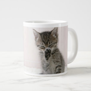 Kutest Baby Animals   Licking Tabby Kitten Extra Grote Beker