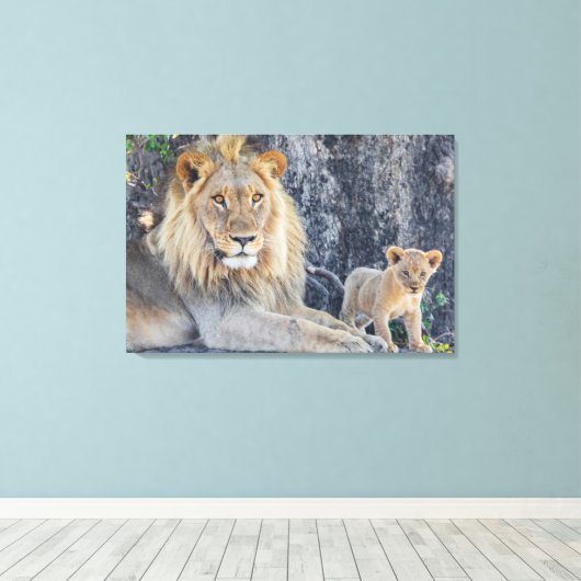 Kutest Baby Animals | Lion Dad & Cub Canvas Afdruk (Insitu (Houten vloer))