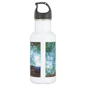 Kutje dat in de bossen speelt waterfles  (Achterkant)