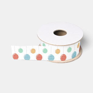 Kutkleurige ornamenten blauw el geel en rood mas grosgrain lint