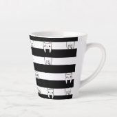 Kutklimmers op zwarte strepen latte mok (Rechts)