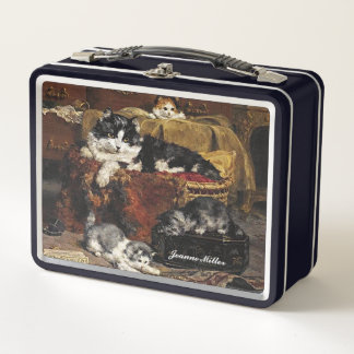 kutzwart en witte kat met Kittens