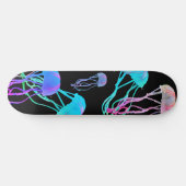 Kwallen zwerm in zwart skateboard dek (Horizontaal)