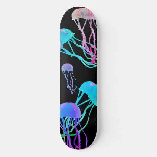 Kwallen zwerm in zwart skateboard dek (Voorkant)