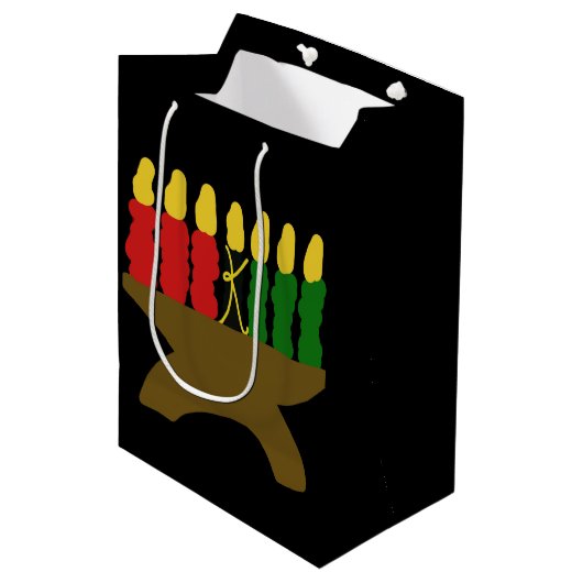 Kwanzaa Candle Design Medium Cadeauzakje (Voorkant Gekanteld)