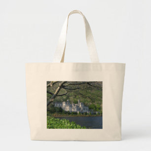 Kylemore Abbey in Connemara Ierland Grote Tote Bag
