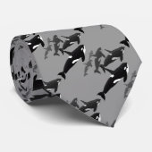 La baleine d'orque attache des cravates de faune (Roulé)