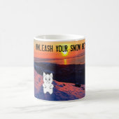 La bête de neige passe en revue la tasse de café (Centre)