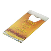 La bière drôle de boissons et continuent (Devant Angle)