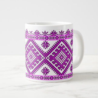 La broderie violette ukrainienne de Mug Jumbo