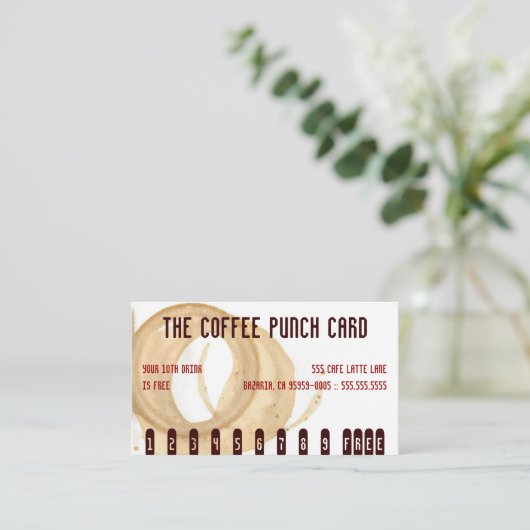 La carte perforée de tache de café (Debout devant)