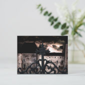 la carte postale du château (Debout devant)