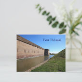 La carte postale du fort (Debout devant)