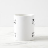 La chasse est plus importante Mug drôle de chasse (Centre)