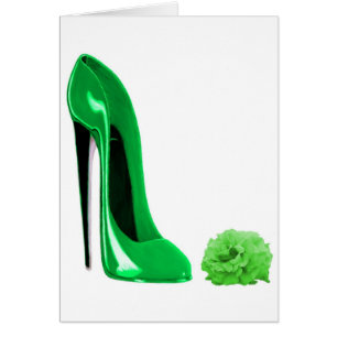 La chaussure stylet de vert vert et s'est levée