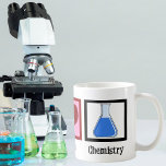 La chimie de l'amour pour la paix<br><div class="desc">Si vous êtes un scientifique ou avez besoin d'un cadeau geek pour les nerd dans votre vie,  ce design mignon comporte un signe de paix,  le coeur,  et des produits chimiques dans un bécher.</div>