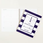 La collection de Mariages du phare nautique<br><div class="desc">Préparez-vous à votre grande journée dans le style avec cette wedding planner élégante et très tendance. Le design est facile à personnaliser avec vos propres noms et date mariage et vous pouvez garder toutes vos idées de design, informations mariages importantes et beaucoup plus en sécurité ensemble dans ce planificateur personnalisé....</div>