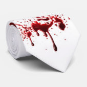 La cravate sanglante (Roulé)