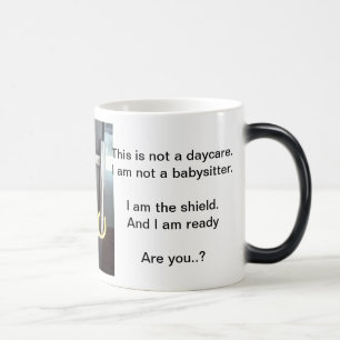 La détention commande la tasse