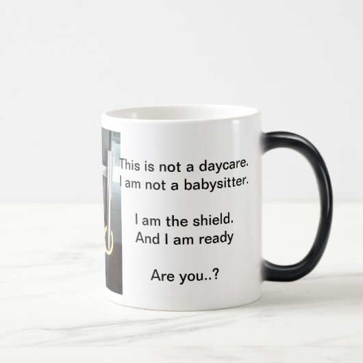 La détention commande la tasse (Droite)