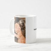 La famille est tout, mug à café avec chaton (Devant gauche)