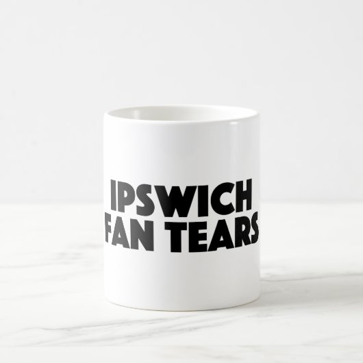 La fan d'Ipswich déchire la tasse pour des fans de (Centre)