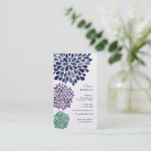 La fleur de dahlia de perle a éclaté le carte de (Debout devant)