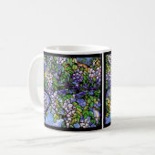 La glycine fleurit la tasse (Devant gauche)