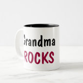 La grand-maman de CB bascule la tasse (Devant gauche)