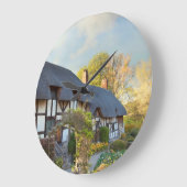 La grande horloge du chalet d'Anne Hathaway (Angle)