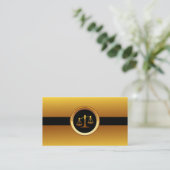 La justice d'or mesure le carte de visite (Debout devant)