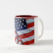 La liberté de drapeau américain n'est jamais tasse (Devant droit)