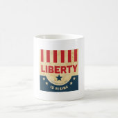 La liberté est tasse de café de montée (Centre)