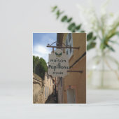 La Maison Des Papillons Musee carte postale (Debout devant)