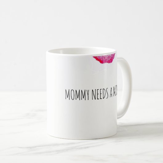 La maman a besoin d'une tasse de café minuscule (Devant droit)