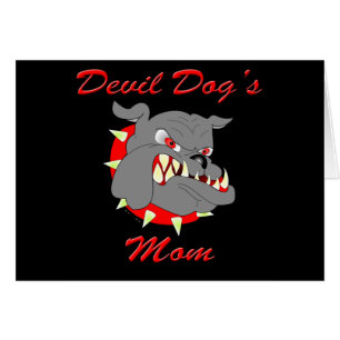 La maman de chien de diable d'usmc