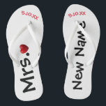 La nouvelle Mme ... Feuilles à tongs personnalisée<br><div class="desc">Ces tongs peuvent être changés en n'importe quelle couleur arrière - plan Zazzle offre. Vous personnalisez ces tongs avec votre nouveau nom "Mme... " et une date spéciale de votre rencontre ou date mariage. Découvrez les nombreux designs que nous avons dans notre magasin.</div>