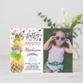 La partie aiment une invitation d'anniversaire (Debout devant)